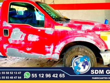 En Sdm Global Mexico Fabricacion conversion equipamiento y venta de Ambulancias de traslado en Mexico, somos fabricantes directos en Mexico. Sdm Global Mexico empresa 100% especializada en la venta fabricación conversión equipamiento de diferentes tipos de ambulancias de traslado y vehículos de emergencia, ofreciendo soluciones personalizadas para diversas necesidades en el mercado nacional.Dedicados a la fabricación de ambulancias y patrullas, ofreciendo servicios relacionados con la seguridad y emergencias, venta de unidades médicas móviles y ambulancias, además de carrocerías industriales,Somos un fabricante mexicano con más de 15 años de experiencia, especializado en la fabricación y comercialización de ambulancias y vehículos de rescate, con un enfoque en la alta calidad y el cumplimiento de normativas mexicanas.Diseñamos y equipamos ambulancias con la tecnología y los materiales necesarios para asegurar funcionalidad y seguridad, cumpliendo con las normativas mexicanas.En Sdm Global Mexico nos dedicamos a la Fabricacion conversion equipamiento y venta de Unidades Moviles Medicas Especiales en Mexico somos fabricantes directos en Mexico.