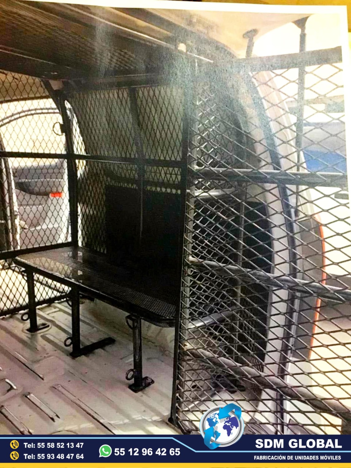 Fabricacion de unidad movil para tralasdo de delincuentes o reos<br>